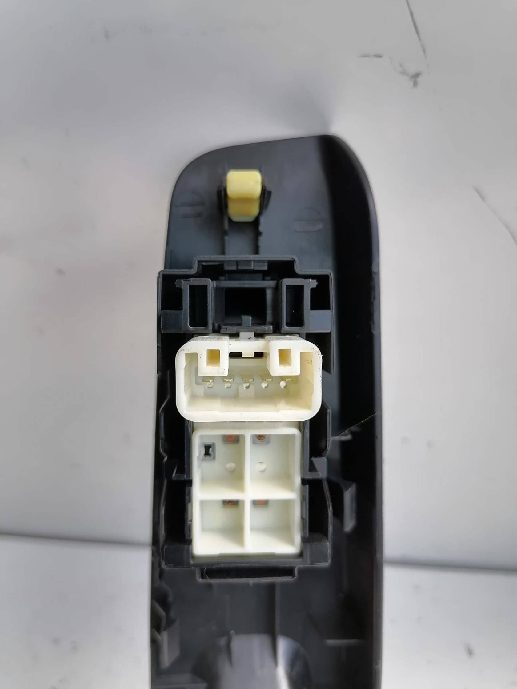 Interruttore alzacristalli porta post. dx.